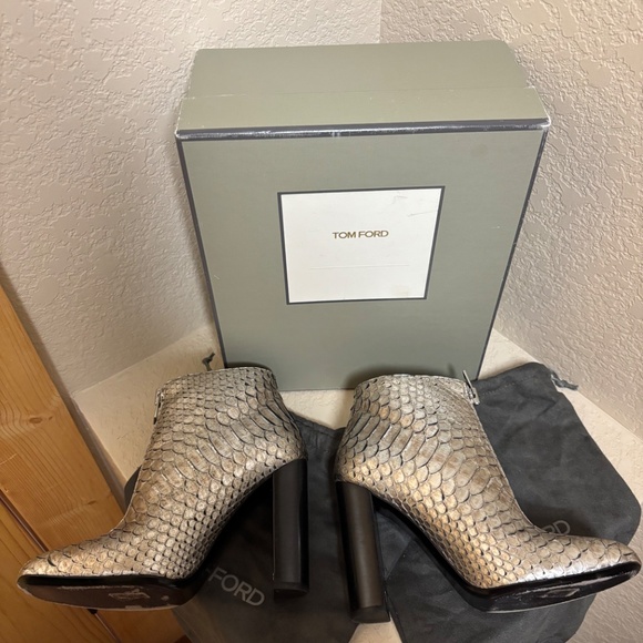 Tom Ford Python Booties Silver metallic ankle boots zip zipper 39.5 US 9.5 - Picture 11 of 16